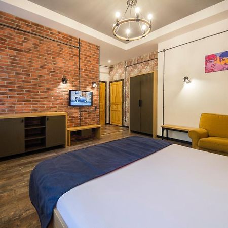 Self Check-In Apartments Near Landscape Alley Kiev Ngoại thất bức ảnh