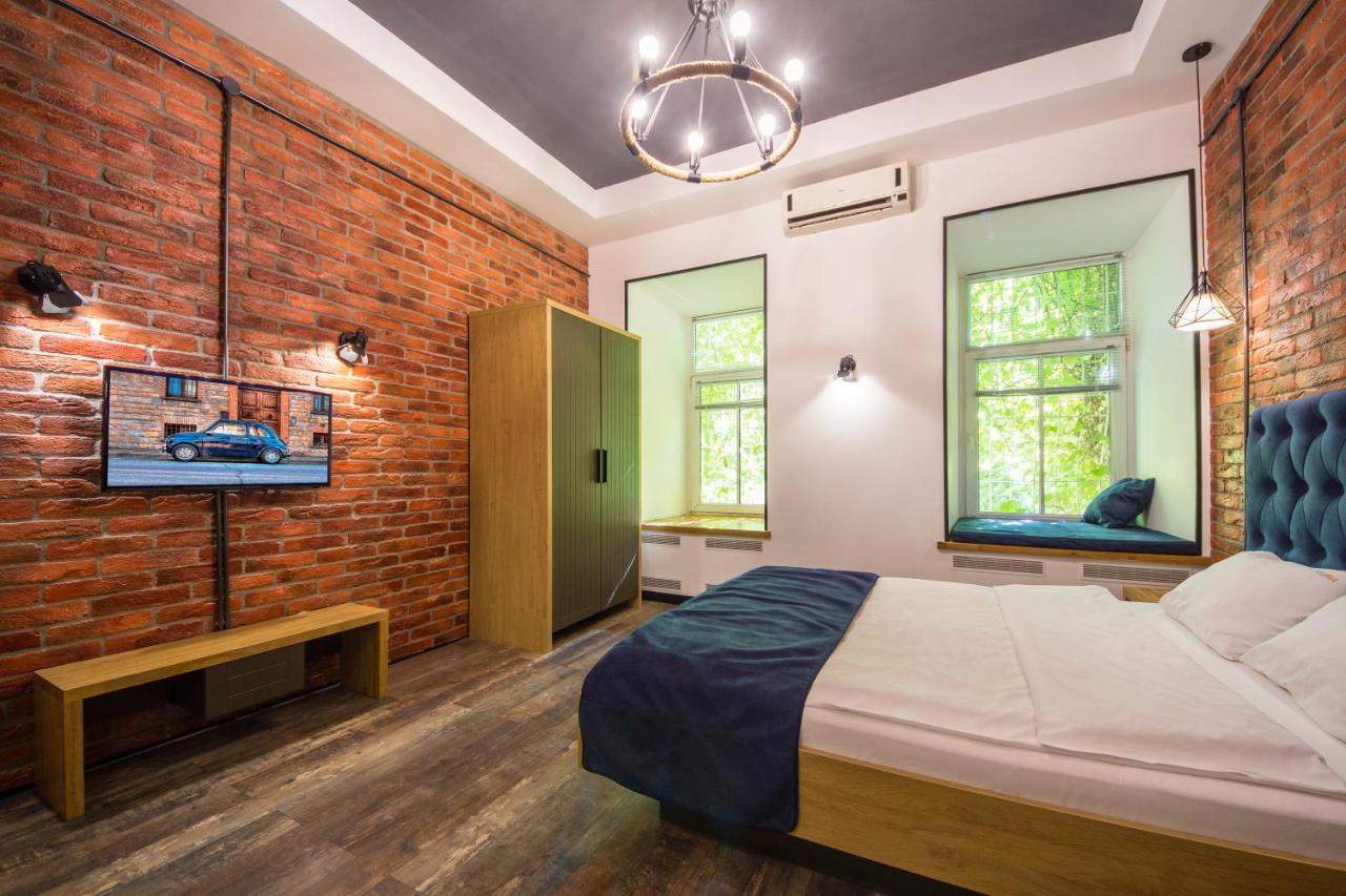 Self Check-In Apartments Near Landscape Alley Kiev Ngoại thất bức ảnh