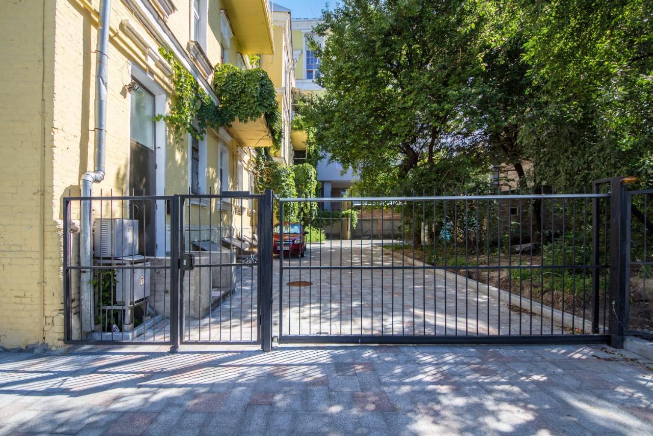 Self Check-In Apartments Near Landscape Alley Kiev Ngoại thất bức ảnh